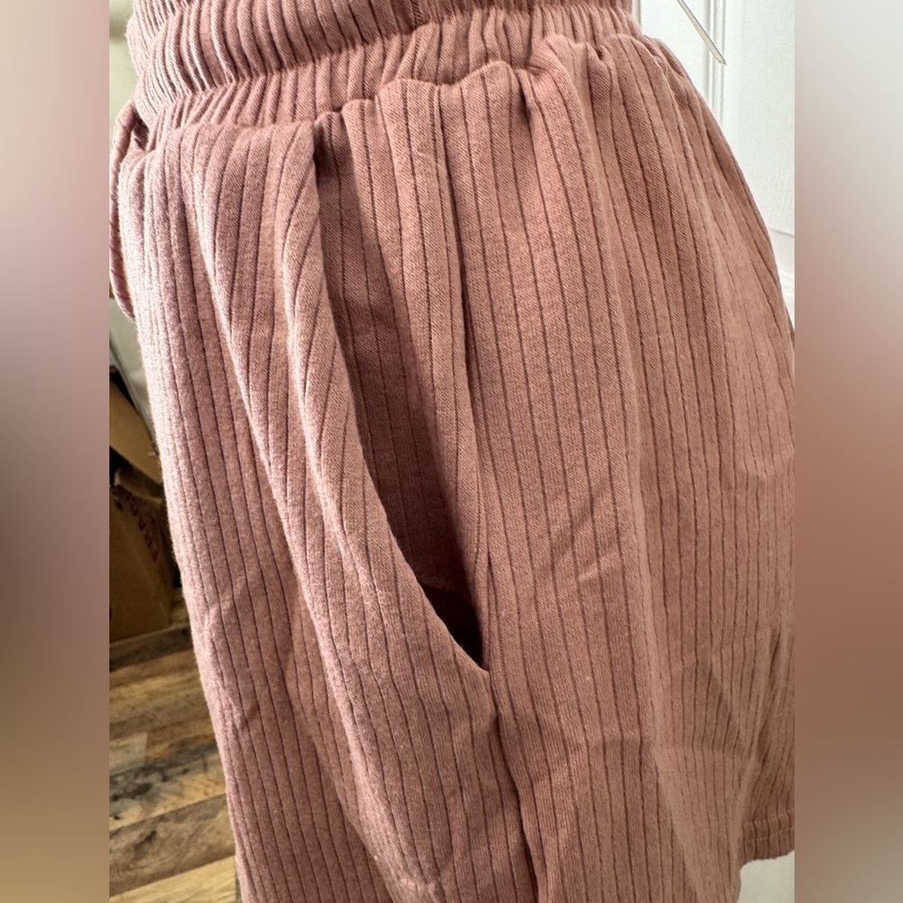 Lost + Wander NWT Ribbed Lounge Shorts Dusty Rose Drawstring Pockets XS - Picture 7 of 8